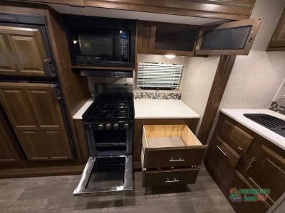 2020 Forest River RV Flagstaff — photo 12 view