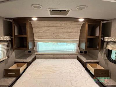 2020 Forest River RV Flagstaff — photo 32 view