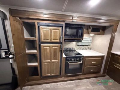 2020 Forest River RV Flagstaff — photo 9 view