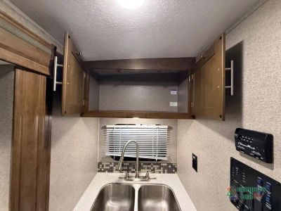2020 Forest River RV Flagstaff — photo 17 view