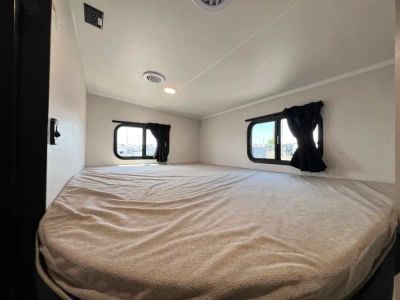 2027 Jayco SUNDANCE XLT — photo 16 view