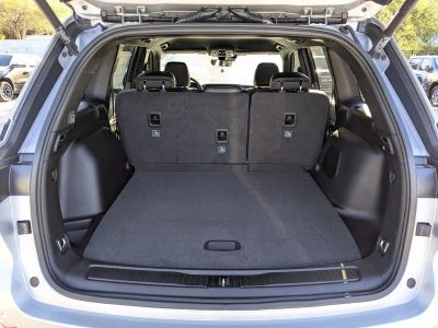 2026 Jeep Grand Cherokee — photo 12 view