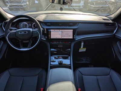 2026 Jeep Grand Cherokee — photo 16 view