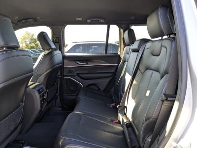 2026 Jeep Grand Cherokee — photo 14 view