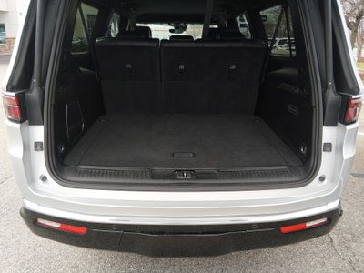 2024 Jeep Wagoneer L - Photo 11