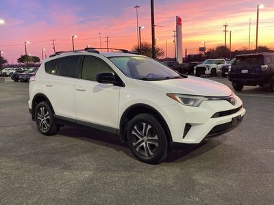 2018 Toyota RAV4 - Photo 3