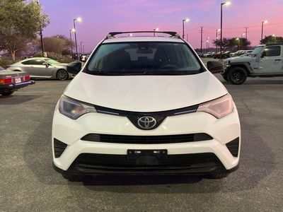 2018 Toyota RAV4 - Photo 2