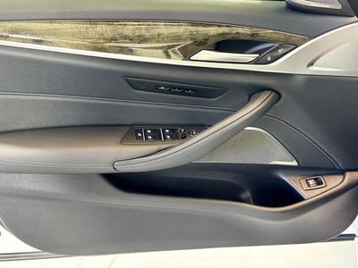2023 BMW 5 Series - Photo 11