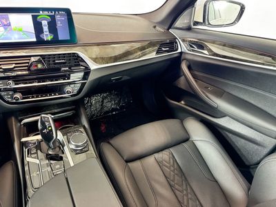 2023 BMW 5 Series - Photo 23