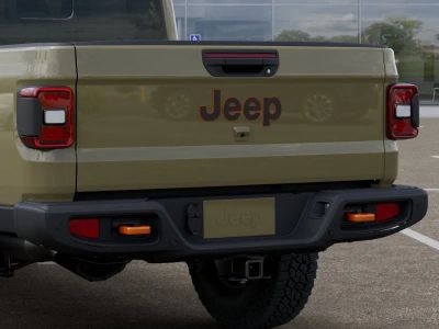 2026 Jeep Gladiator — photo 13 view
