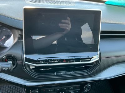 2023 Jeep Compass — photo 11 view