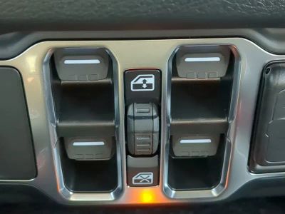 2026 Jeep Gladiator — photo 24 view