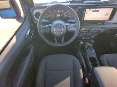 2026 Jeep Gladiator — photo 17 view