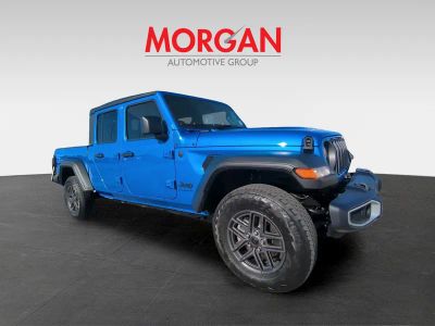 2026 Jeep Gladiator — side profile view