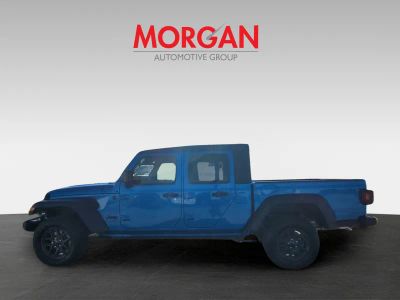 2026 Jeep Gladiator — photo 8 view