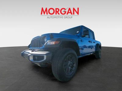 2026 Jeep Gladiator — photo 9 view
