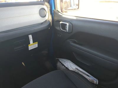 2026 Jeep Gladiator — photo 18 view
