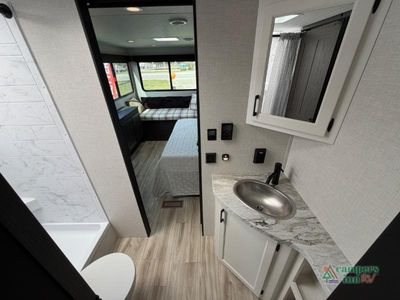 2026 Venture RV Stratus - Photo 28