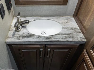 2017 Keystone Montana Legacy - Photo 27