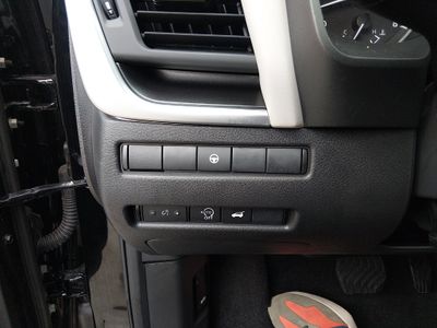 2025 Nissan Rogue - Photo 13