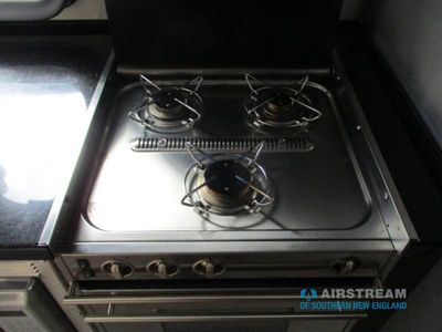 2016 Airstream Classic - Photo 22