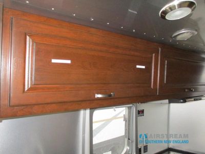 2016 Airstream Classic - Photo 25
