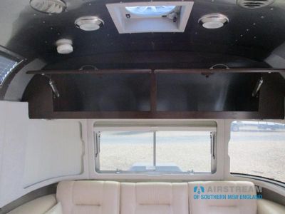 2016 Airstream Classic - Photo 10