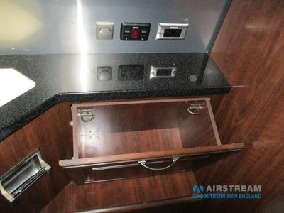 2016 Airstream Classic - Photo 49