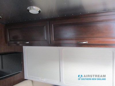 2016 Airstream Classic - Photo 12