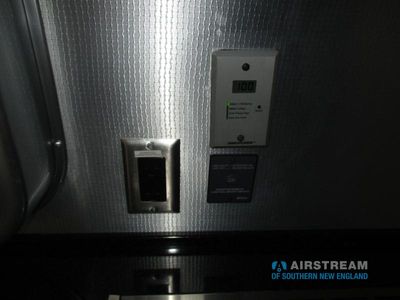 2016 Airstream Classic - Photo 27