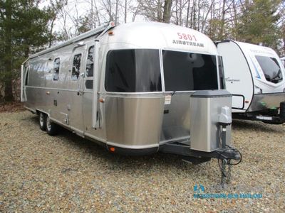 2016 Airstream Classic - Photo 2