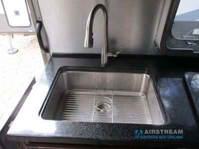 2016 Airstream Classic - Photo 24