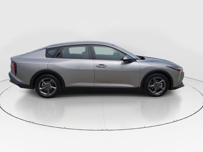 2025 Kia K4 - Photo 8