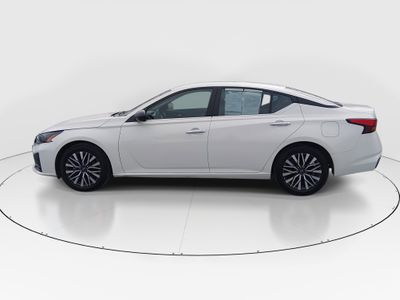 2025 Nissan Altima — interior view