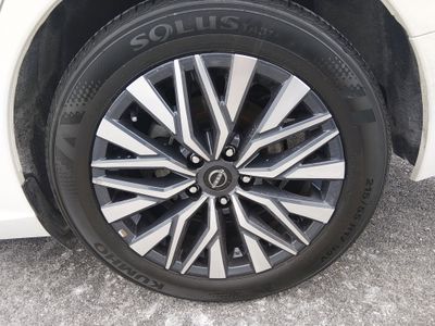 2025 Nissan Altima — photo 10 view