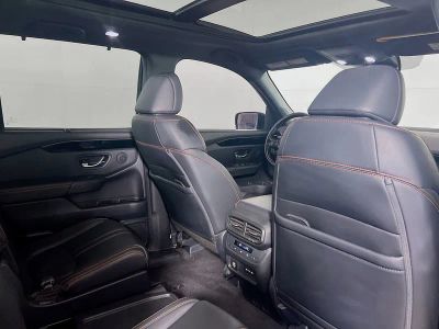 2025 Honda Pilot — photo 7 view