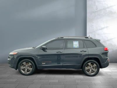 2016 Jeep Cherokee — rear three-quarter view