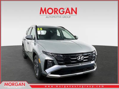 2025 Hyundai Tucson SEL in Gray — front three-quarter view