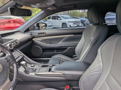 2019 Lexus RC — photo 17 view