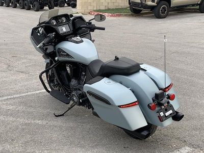 2025 Indian Motorcycle Challenger Dark Horse 112 Frost Silver Smoke - Photo 4
