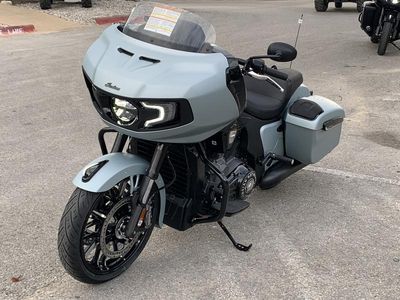 2025 Indian Motorcycle Challenger Dark Horse 112 Frost Silver Smoke - Photo 3