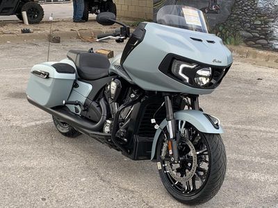 2025 Indian Motorcycle Challenger Dark Horse 112 Frost Silver Smoke - Photo 2