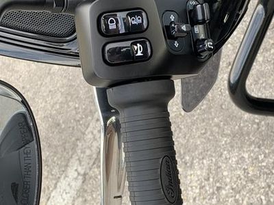 2025 Indian Motorcycle Challenger Dark Horse 112 Frost Silver Smoke - Photo 12
