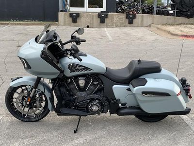 2025 Indian Motorcycle Challenger Dark Horse 112 Frost Silver Smoke - Photo 7