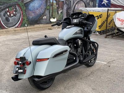 2025 Indian Motorcycle Challenger Dark Horse 112 Frost Silver Smoke - Photo 5