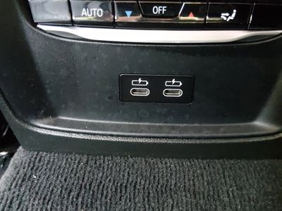 2025 BMW 3 Series - Photo 21