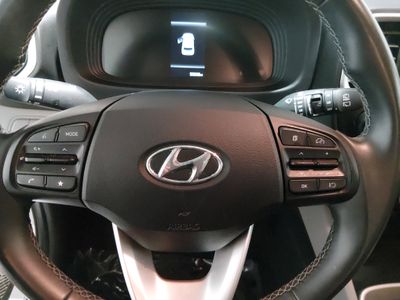 2025 Hyundai Venue — photo 12 view