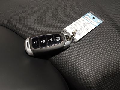 2025 Hyundai Venue — photo 15 view