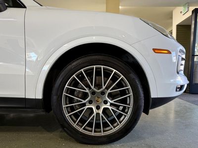 2022 Porsche Cayenne - Photo 33