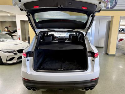 2022 Porsche Cayenne - Photo 3